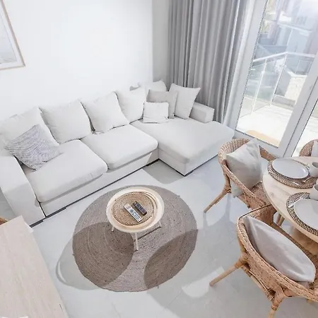 -2 Bedroom- Premium Baltic With Access Apartment Rewal