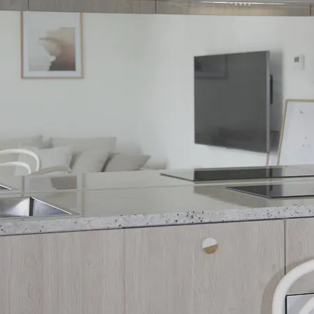 -2 Bedroom- Premium Baltic With Access *