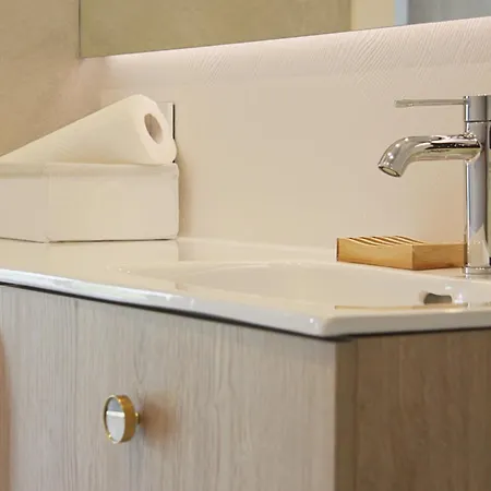 -2 Bedroom- Premium Baltic With Access *