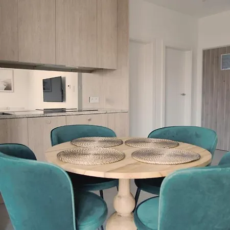 -2 Bedroom- Premium Baltic With Access Apartment *