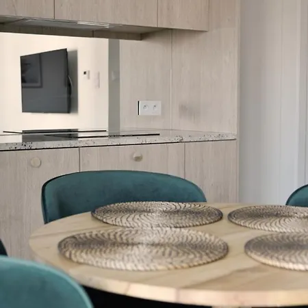 -2 Bedroom- Premium Baltic With Access 里沃