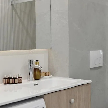 -2 Bedroom- Premium Baltic With Access * Rewal