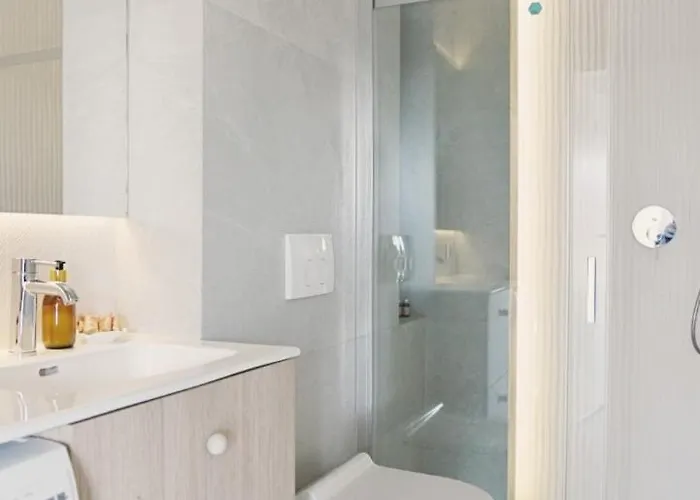 -2 Bedroom- Premium Baltic With Access *