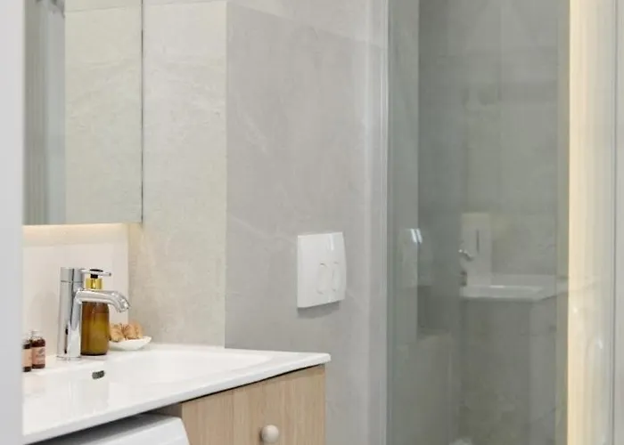 -2 Bedroom- Premium Baltic With Access *