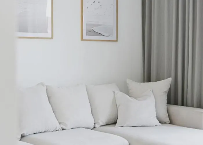 -2 Bedroom- Premium Baltic With Access * レバル