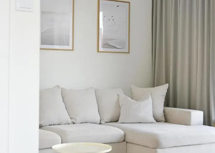 -2 Bedroom- Premium Baltic With Access アパート レバル